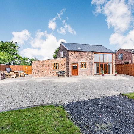 Villa Stuarts Farm Barn Westhead Esterno foto